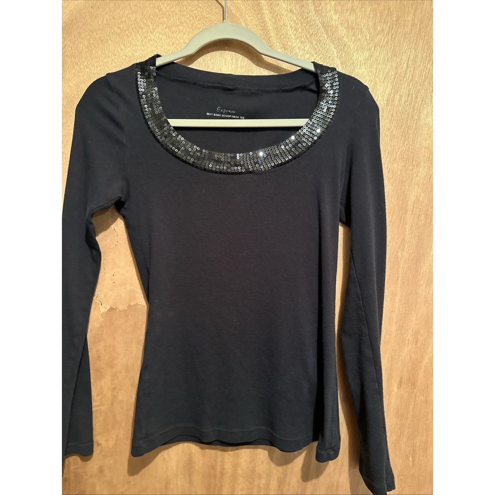 EXPRESS SEXY SEQUENCE SCOOP NECK BLACK LONG SLEEVE SHIRT SIZE MEDIUM PRE OWNED